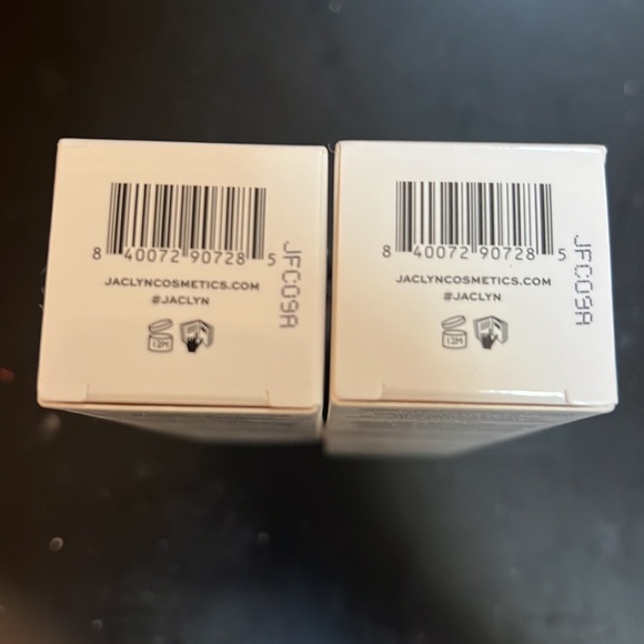 Jaclyn Cosmetic Blurring Tint Serum - Picture 6 of 6